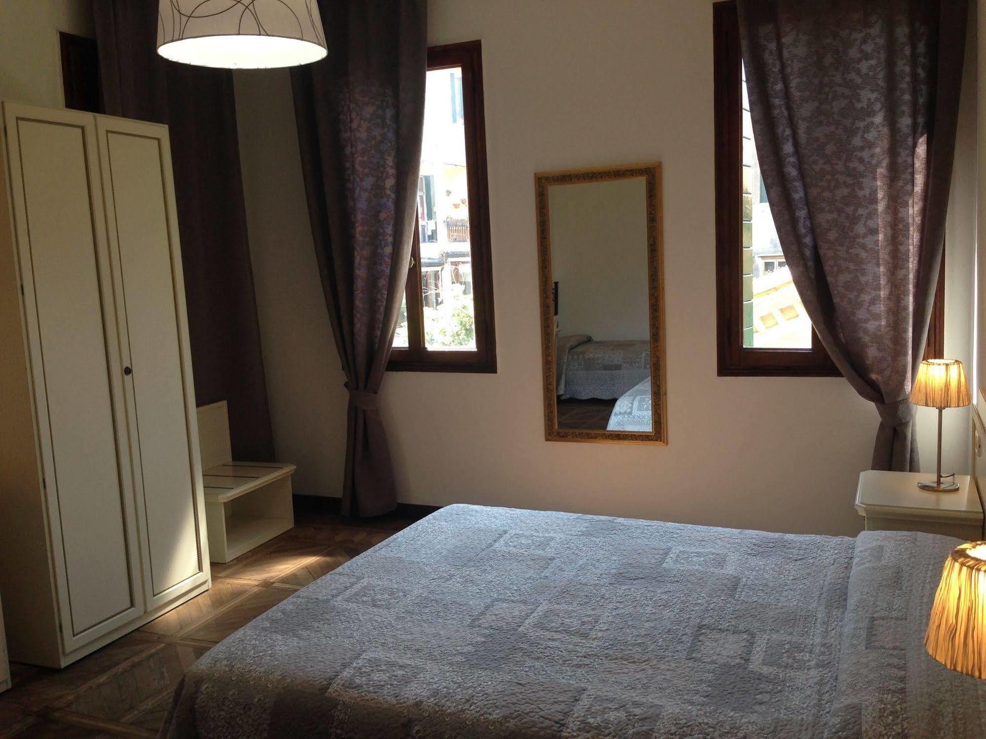 Guest House Loredana Veneza Exterior foto