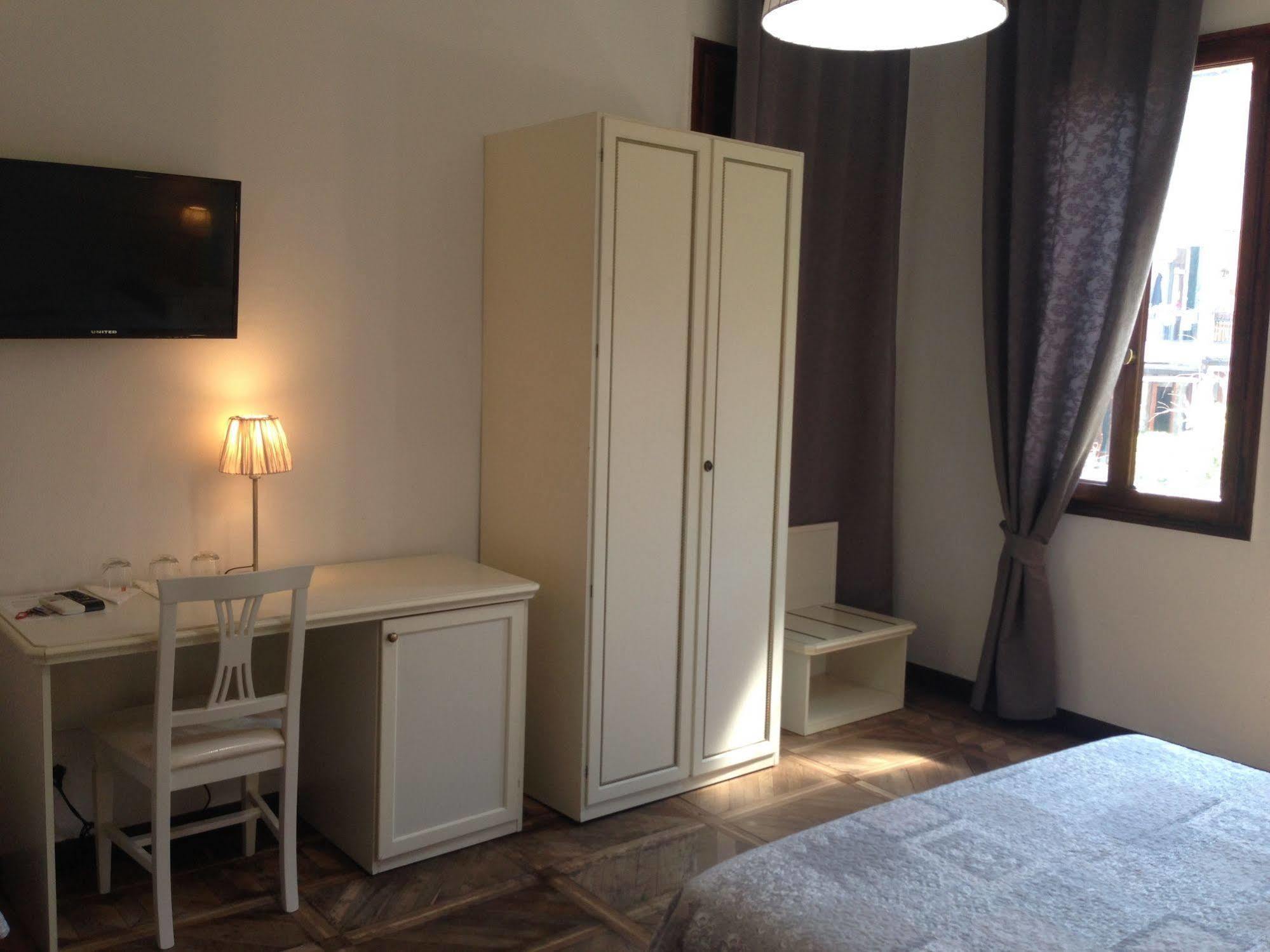 Guest House Loredana Veneza Exterior foto