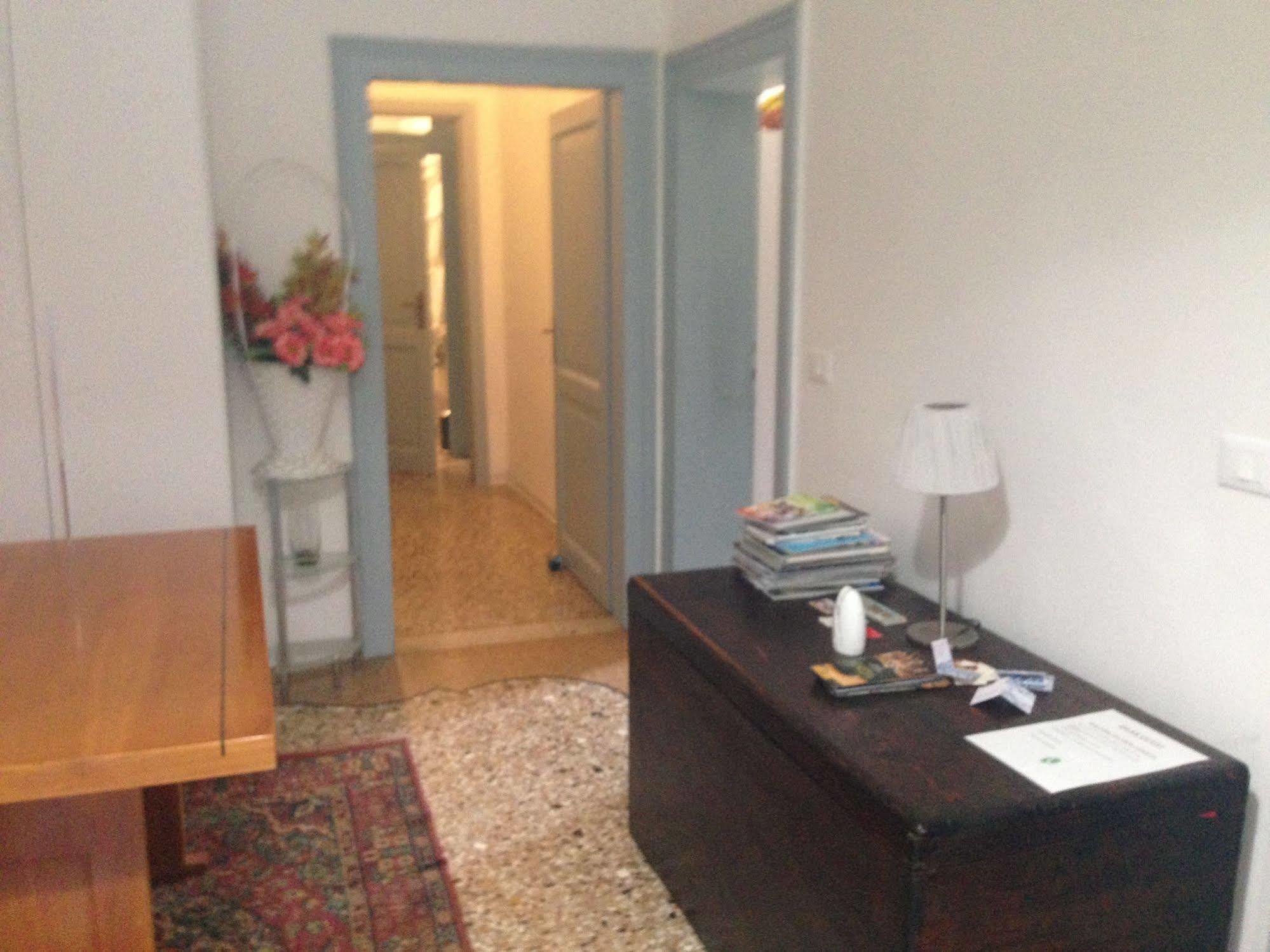 Guest House Loredana Veneza Exterior foto
